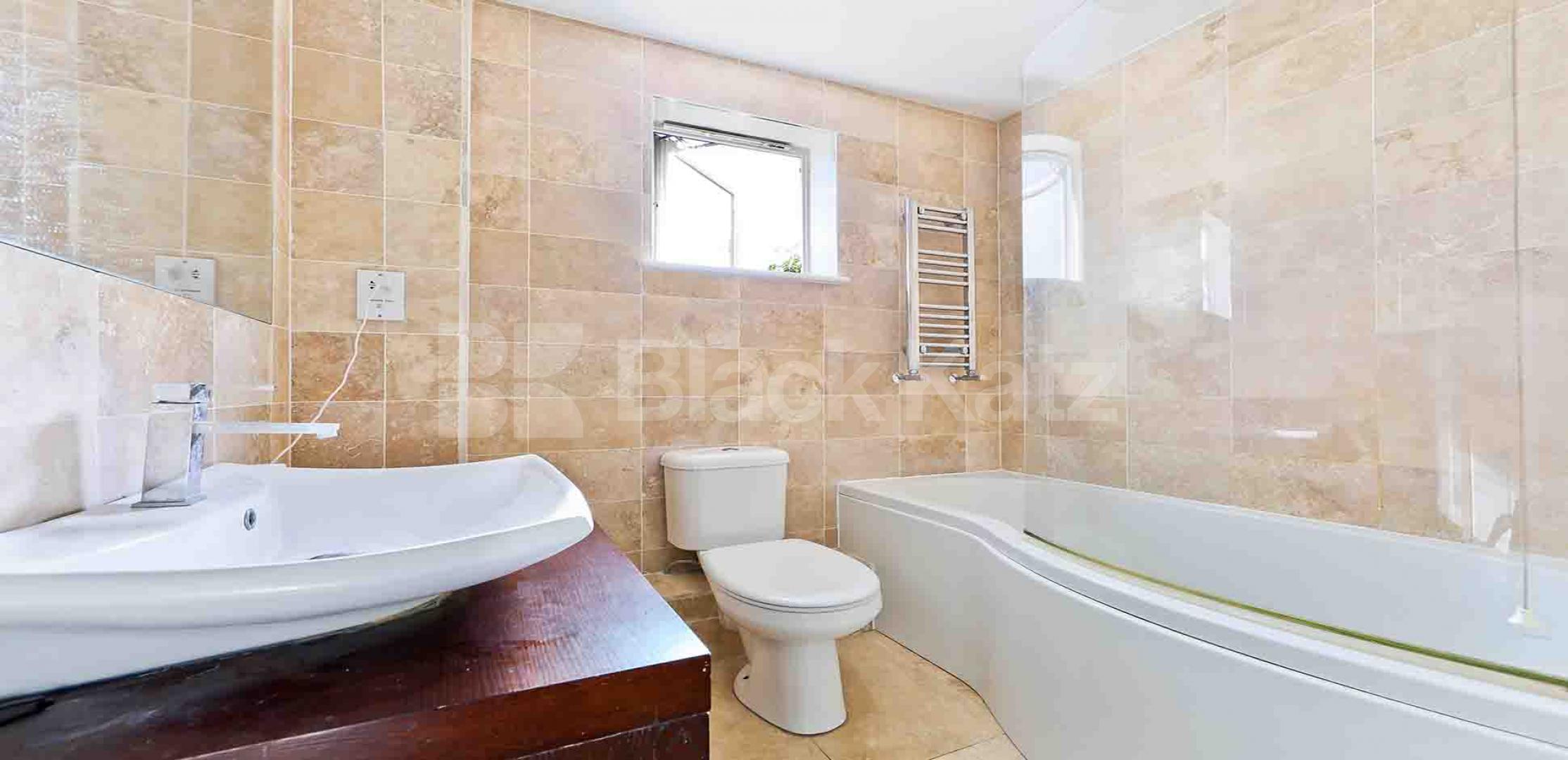 			NEW INSTRUCTION (Includes private parking)., 2 Bedroom, 1 bath, 1 reception Apartment			 Morden House, Bristowe Close, Brixton